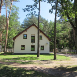 Haus am Wald mit 2 Ferienwohnungen 4 Haus am Wald mit 2 Ferienwohnungen